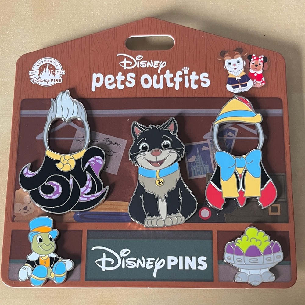 Disney Pets Outfits Pin Set with Lucifer Cat, Ursula, Jiminy Cricket, Pinocchio